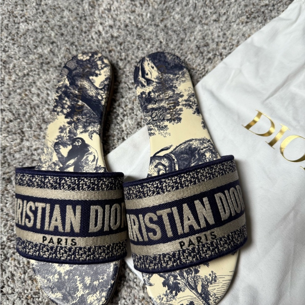 Dior Blue and Cream Underwear & Socks Collection - Picture 4 of 6